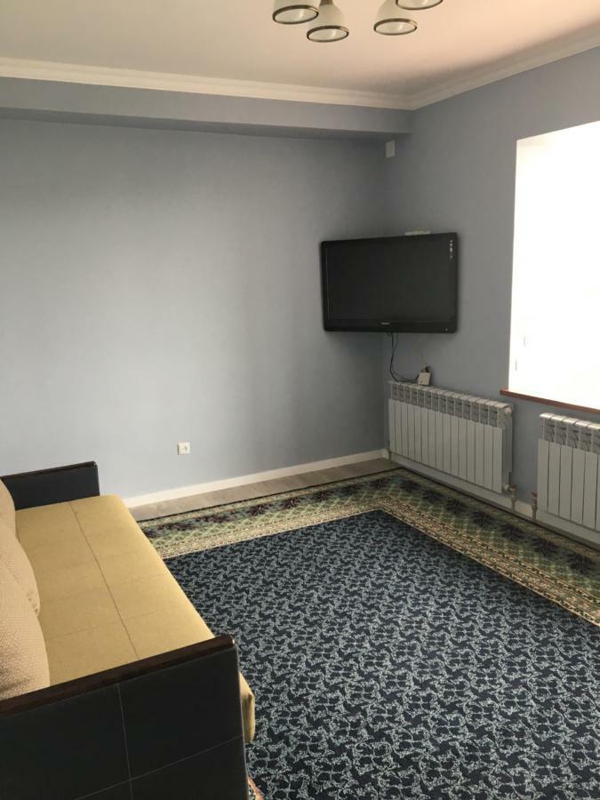 Hostel - Guest House Meyman Алма Ата Екстериор снимка