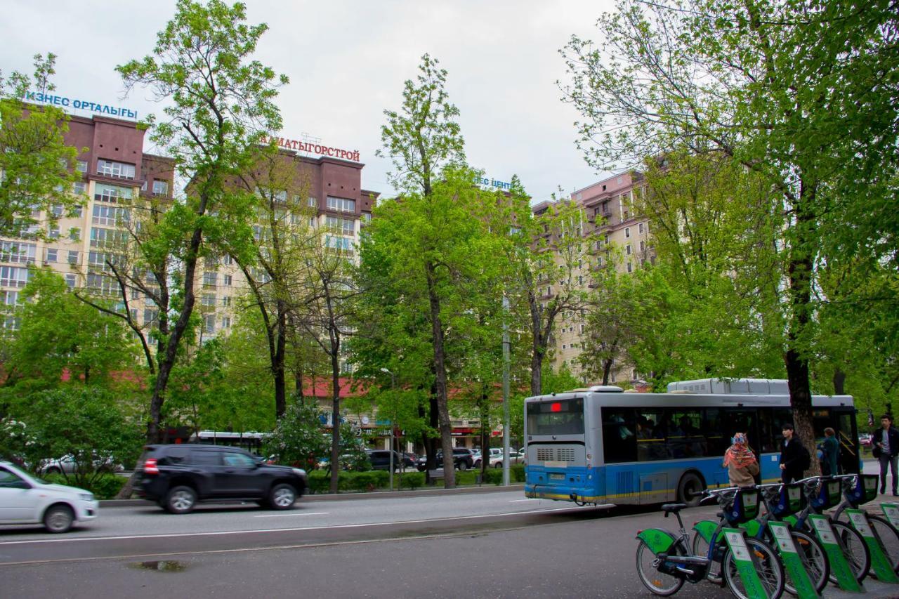 Hostel - Guest House Meyman Алма Ата Екстериор снимка