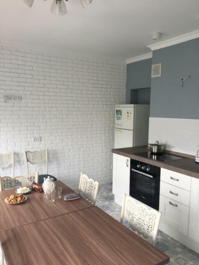 Hostel - Guest House Meyman Алма Ата Екстериор снимка